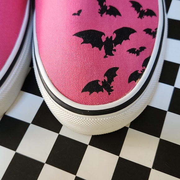 Warped Tour RARE bats Slip on Vans Size 7.5 Women's Men's 6 - Picture 9 of 16